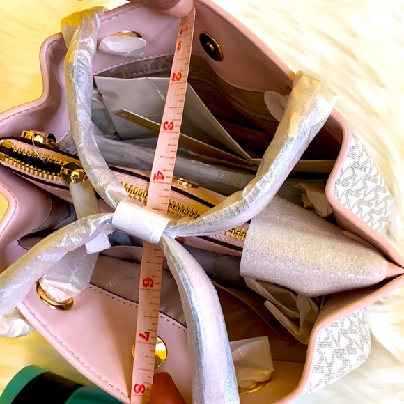 Brand New Michael Kors crossbody bag - Picture 7 of 9